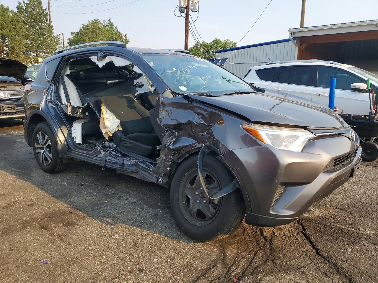 2016 TOYOTA RAV4 — фото 4
