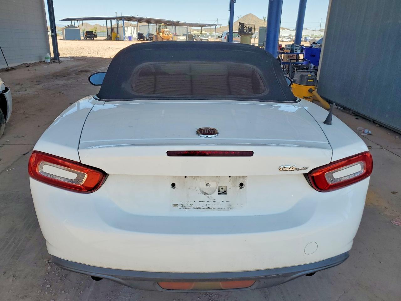 2017 FIAT 124 SPIDER — фото 6