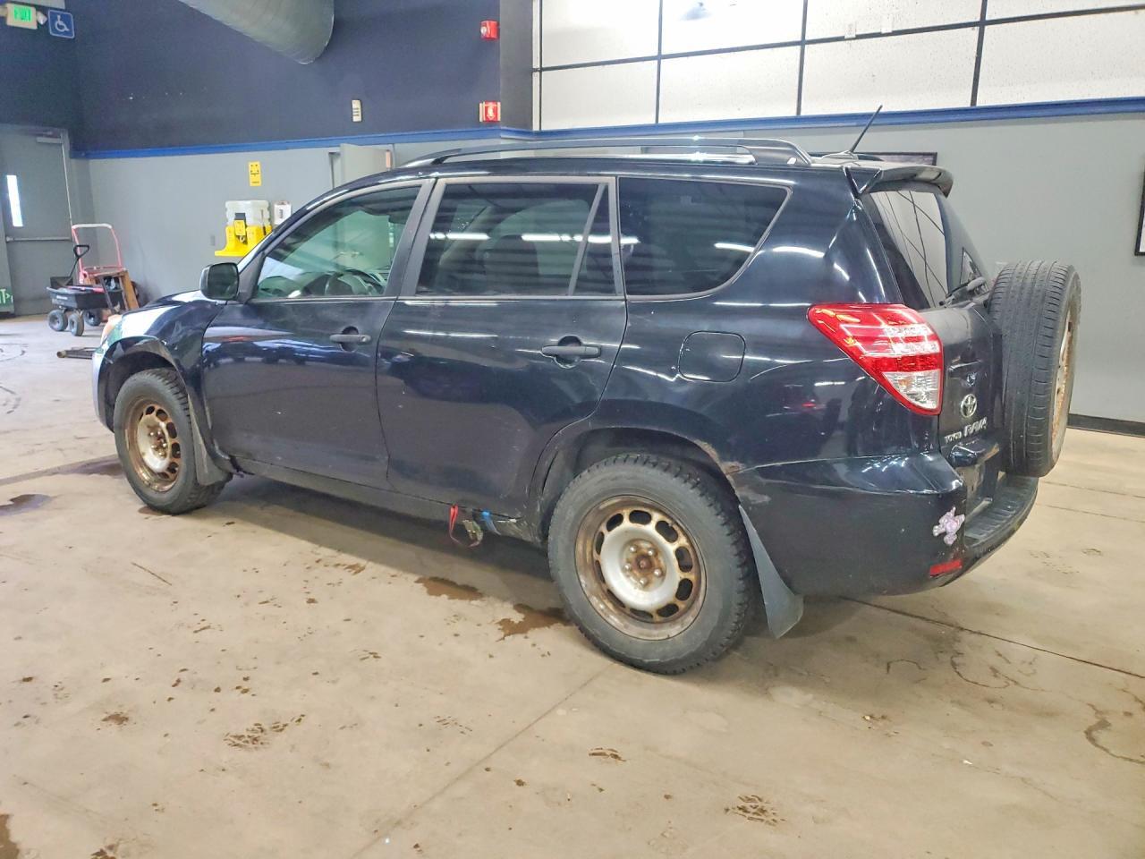 2010 TOYOTA RAV4 — фото 2