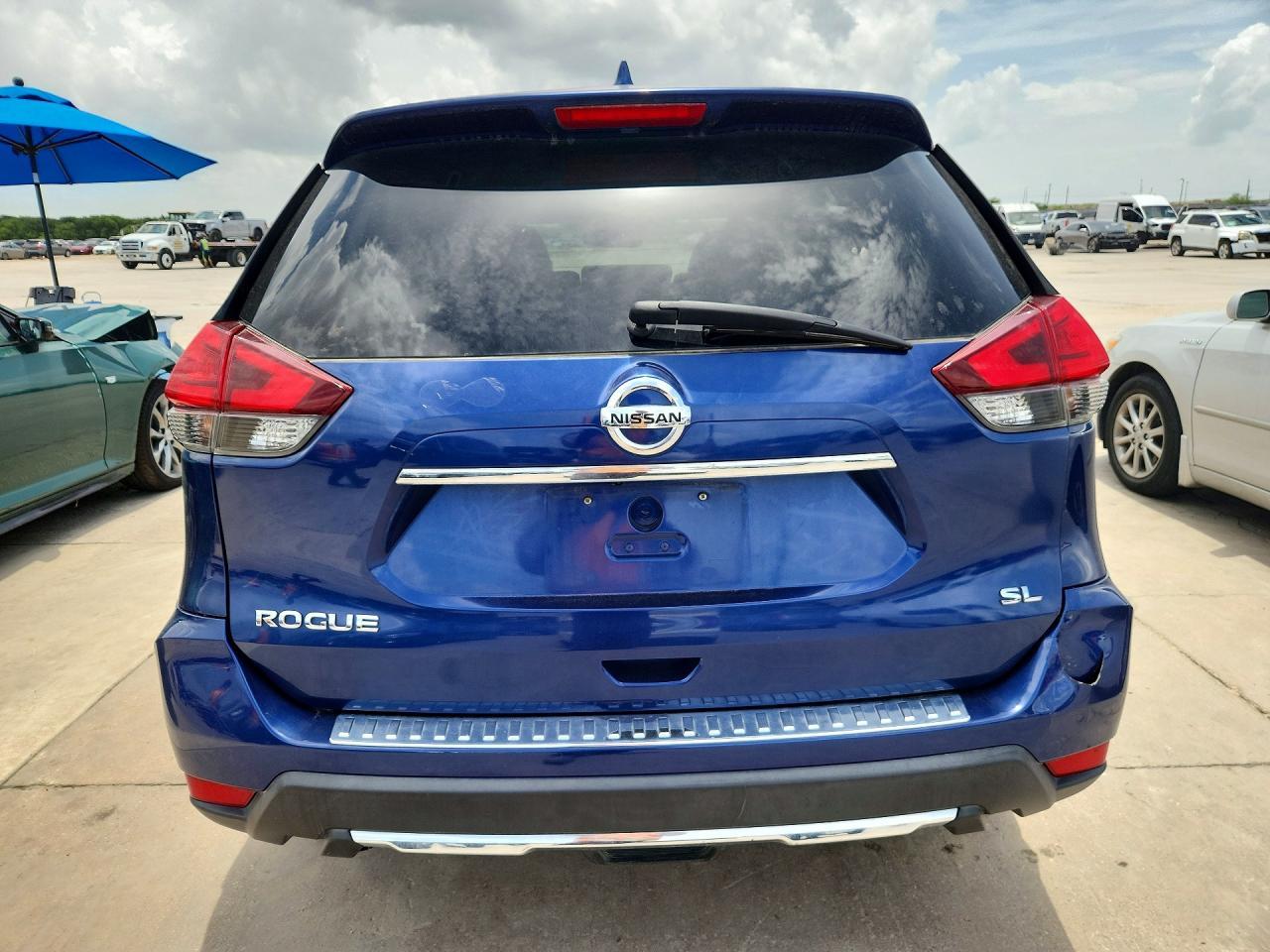 2017 NISSAN ROGUE — фото 6
