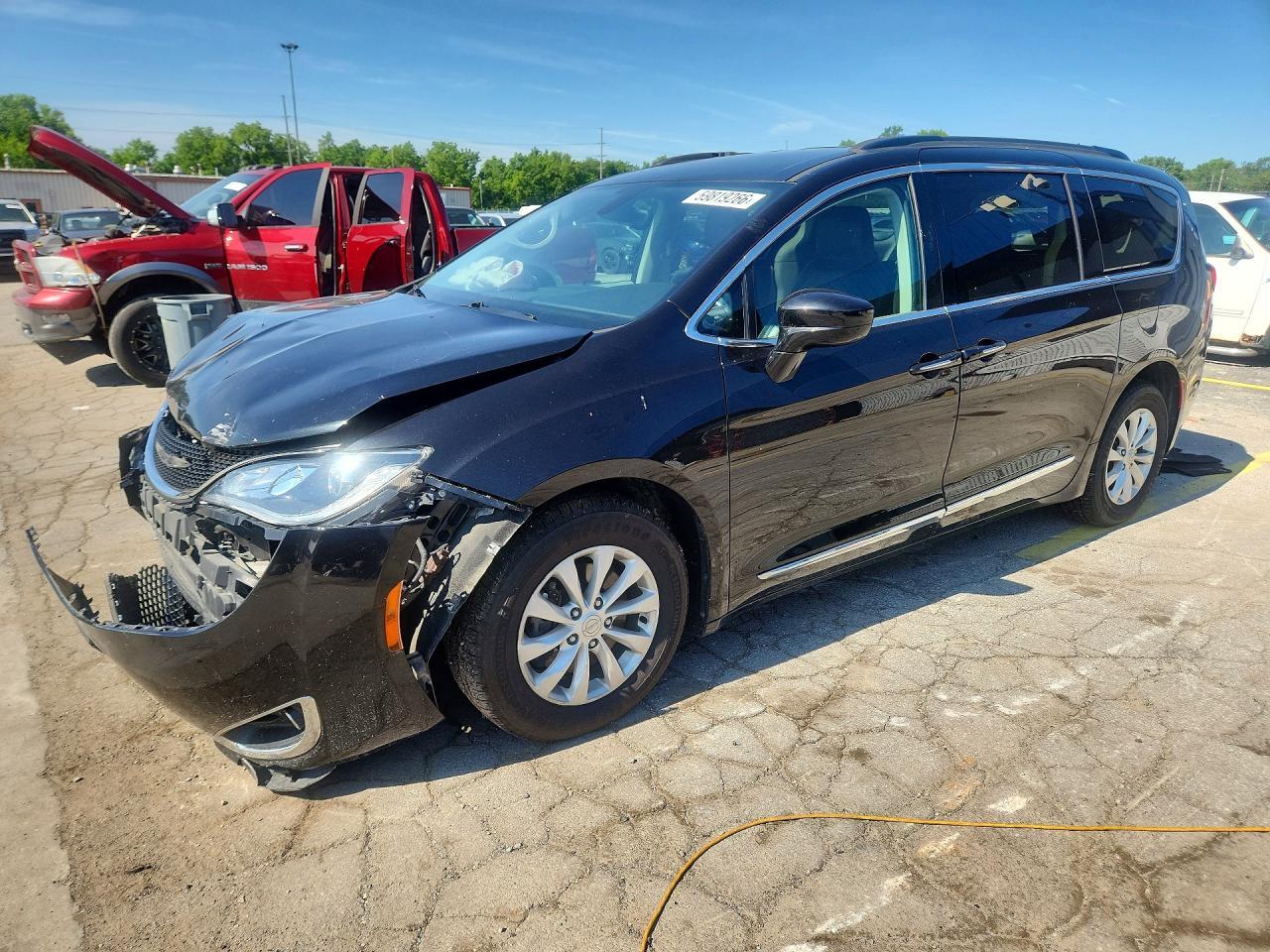 2017 CHRYSLER PACIFICA — фото 1