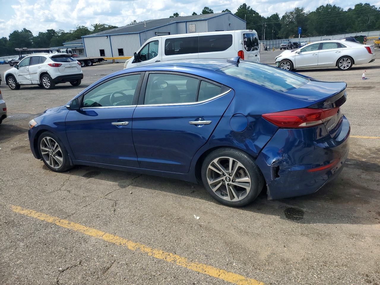 2017 HYUNDAI ELANTRA — фото 2
