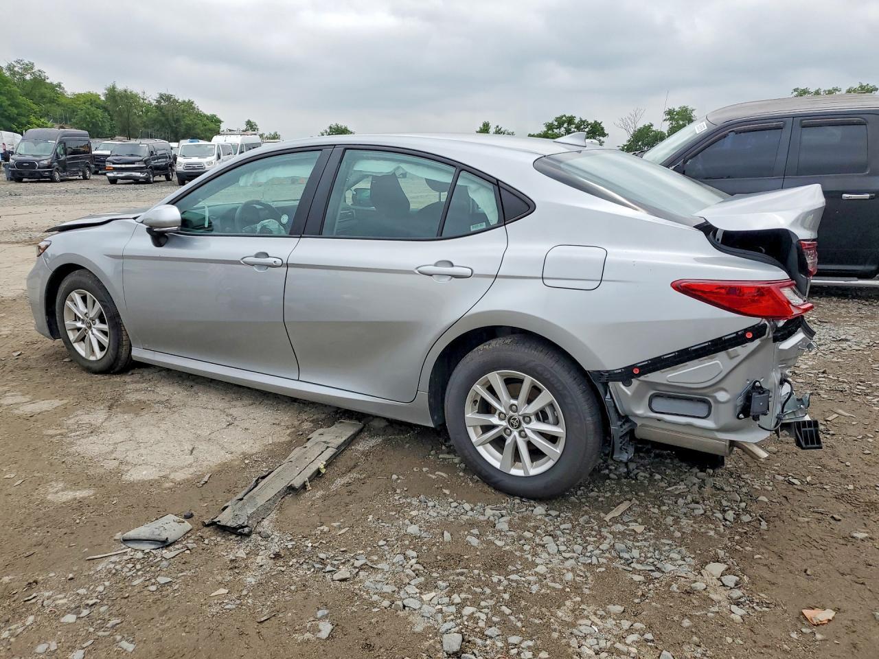 2025 TOYOTA CAMRY HYBRID — фото 2
