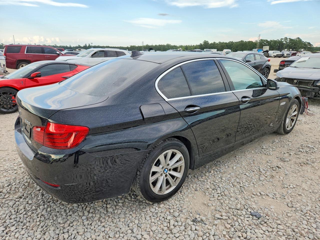2016 BMW 5 SERIES — фото 3