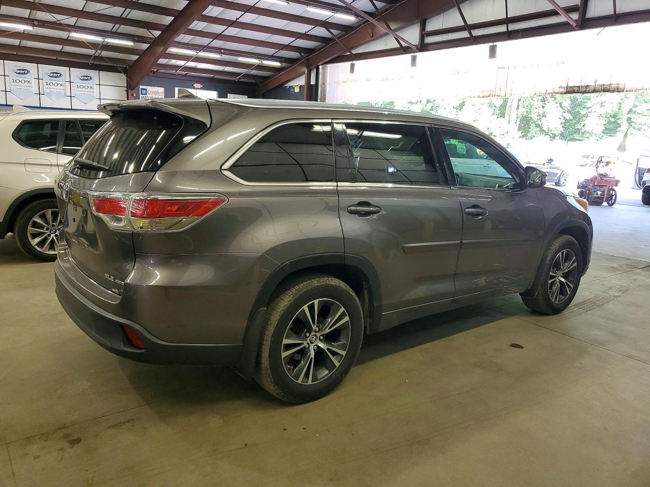 2016 TOYOTA HIGHLANDER — фото 3