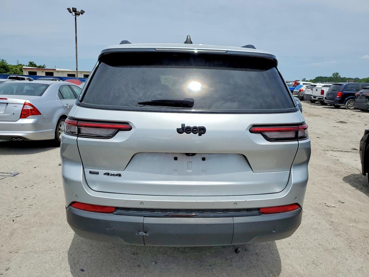 2023 JEEP GRAND CHEROKEE — фото 6