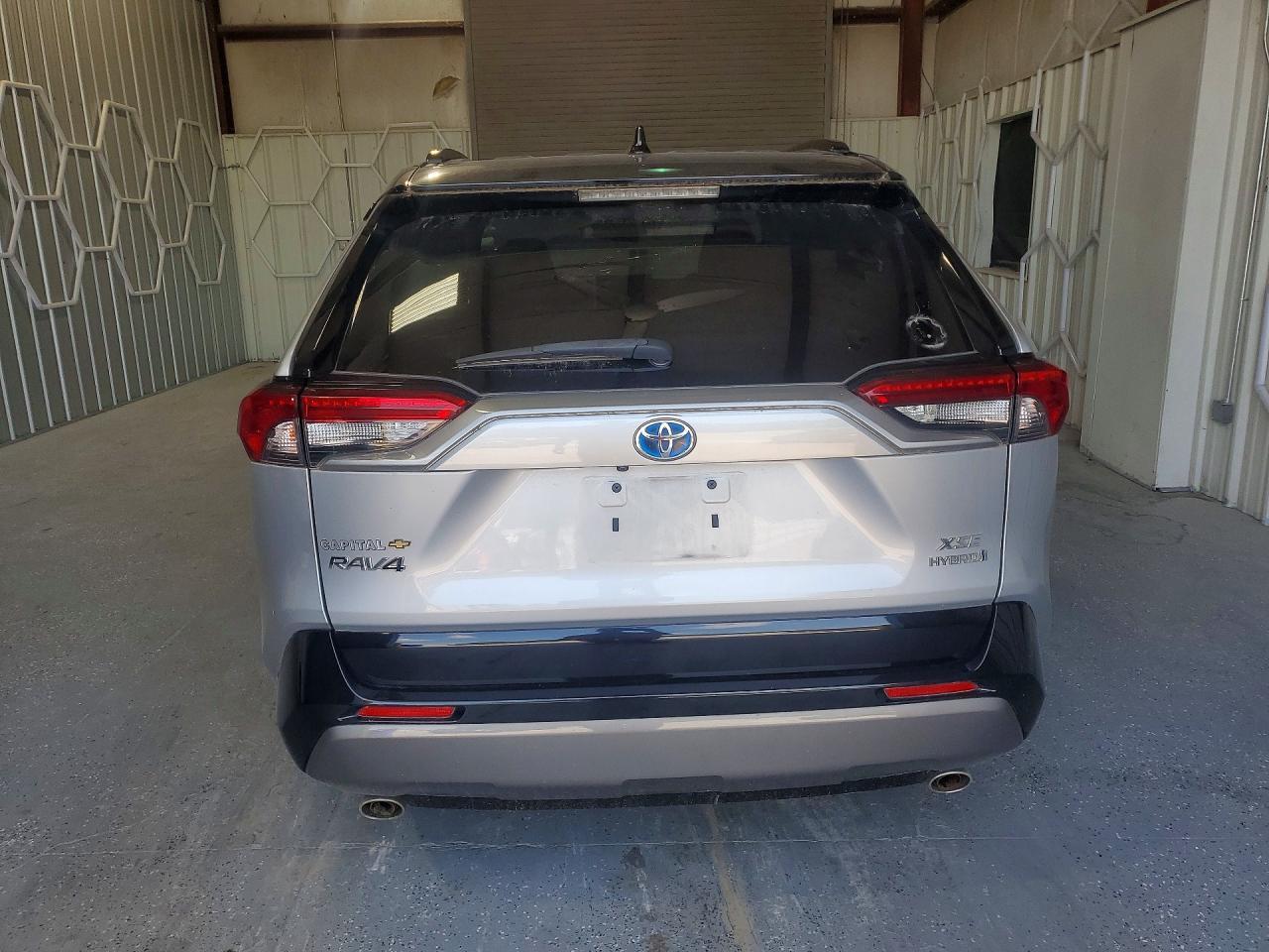2019 TOYOTA RAV4 HYBRID — фото 6