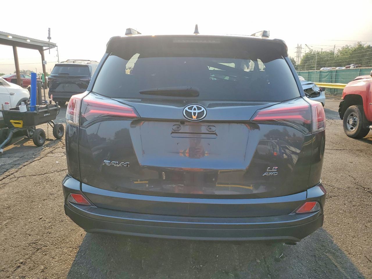 2016 TOYOTA RAV4 — фото 6
