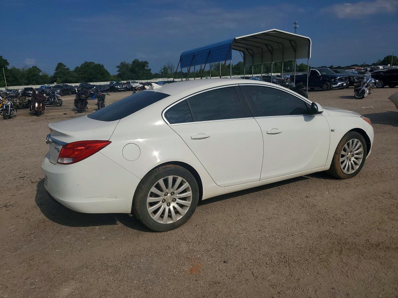 2011 BUICK REGAL — фото 3