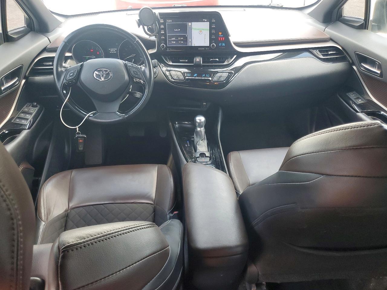2019 TOYOTA C-HR — фото 8