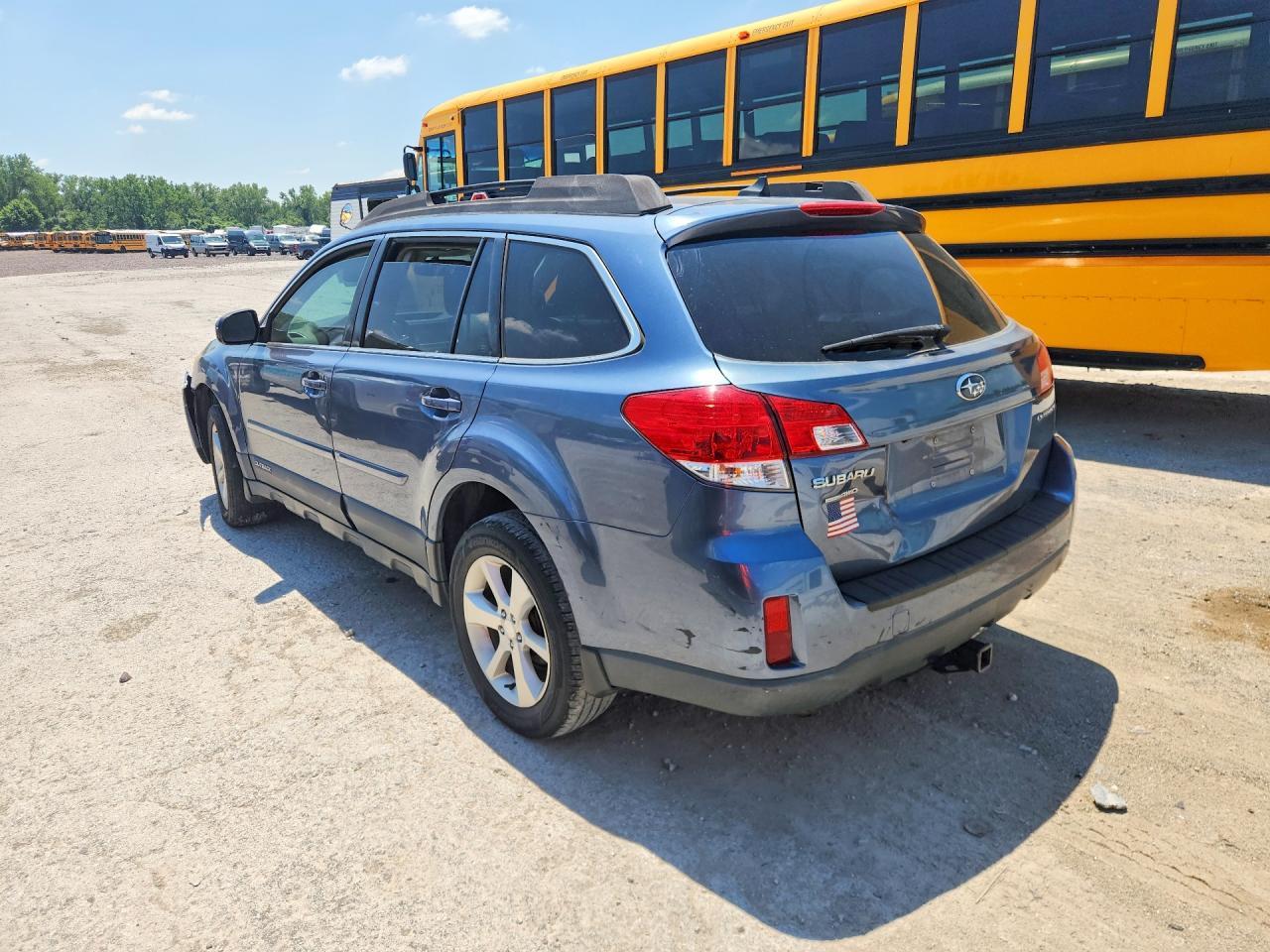 2013 SUBARU OUTBACK — фото 2