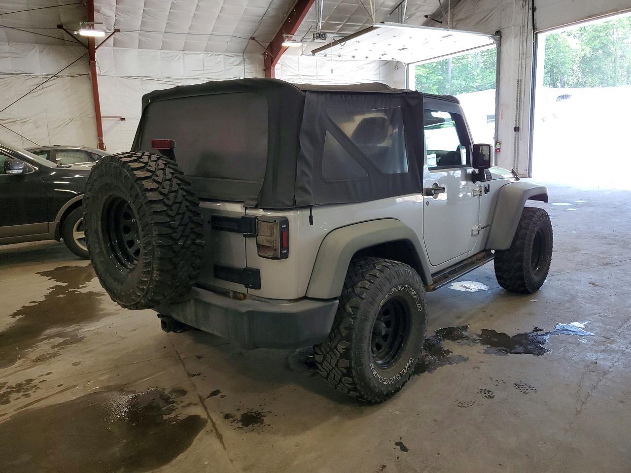 2011 JEEP WRANGLER — фото 3