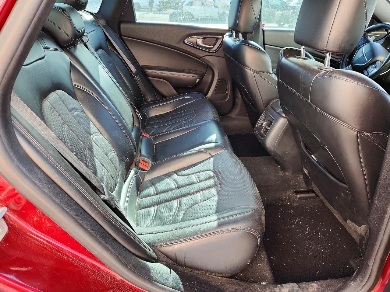 2015 CHRYSLER 200 — фото 10