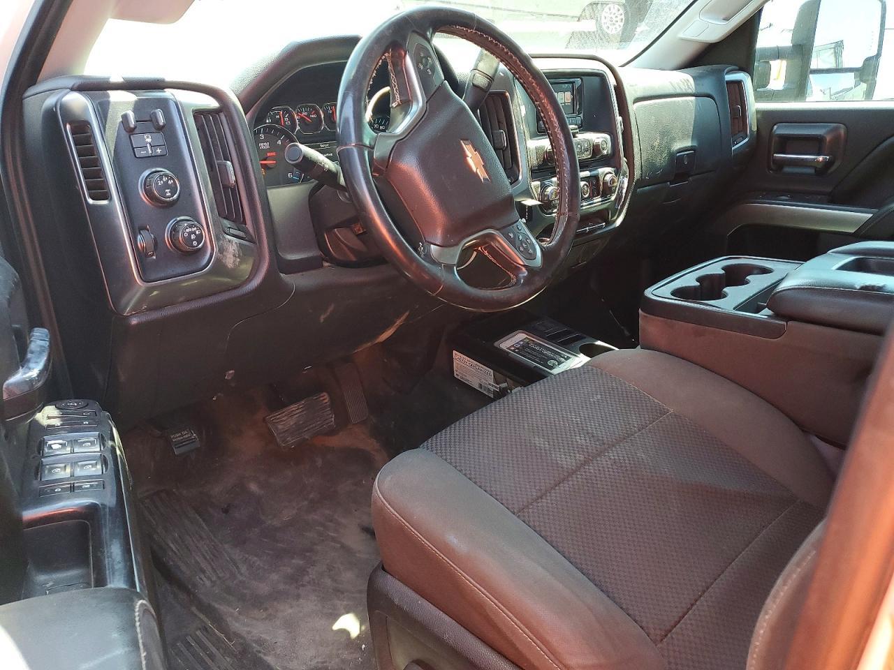 2015 CHEVROLET SILVERADO 3500 — фото 8