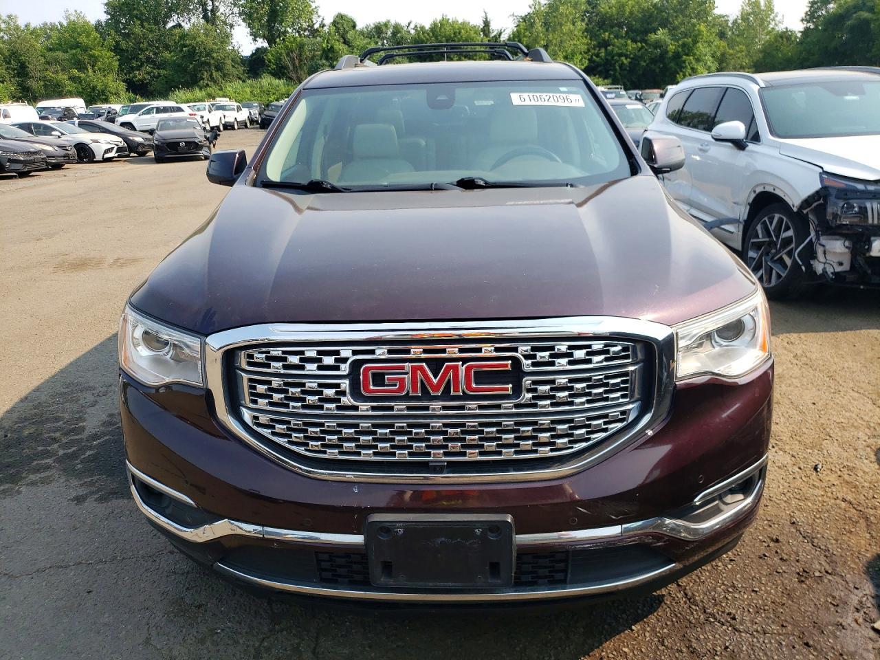 2017 GMC ACADIA — фото 5