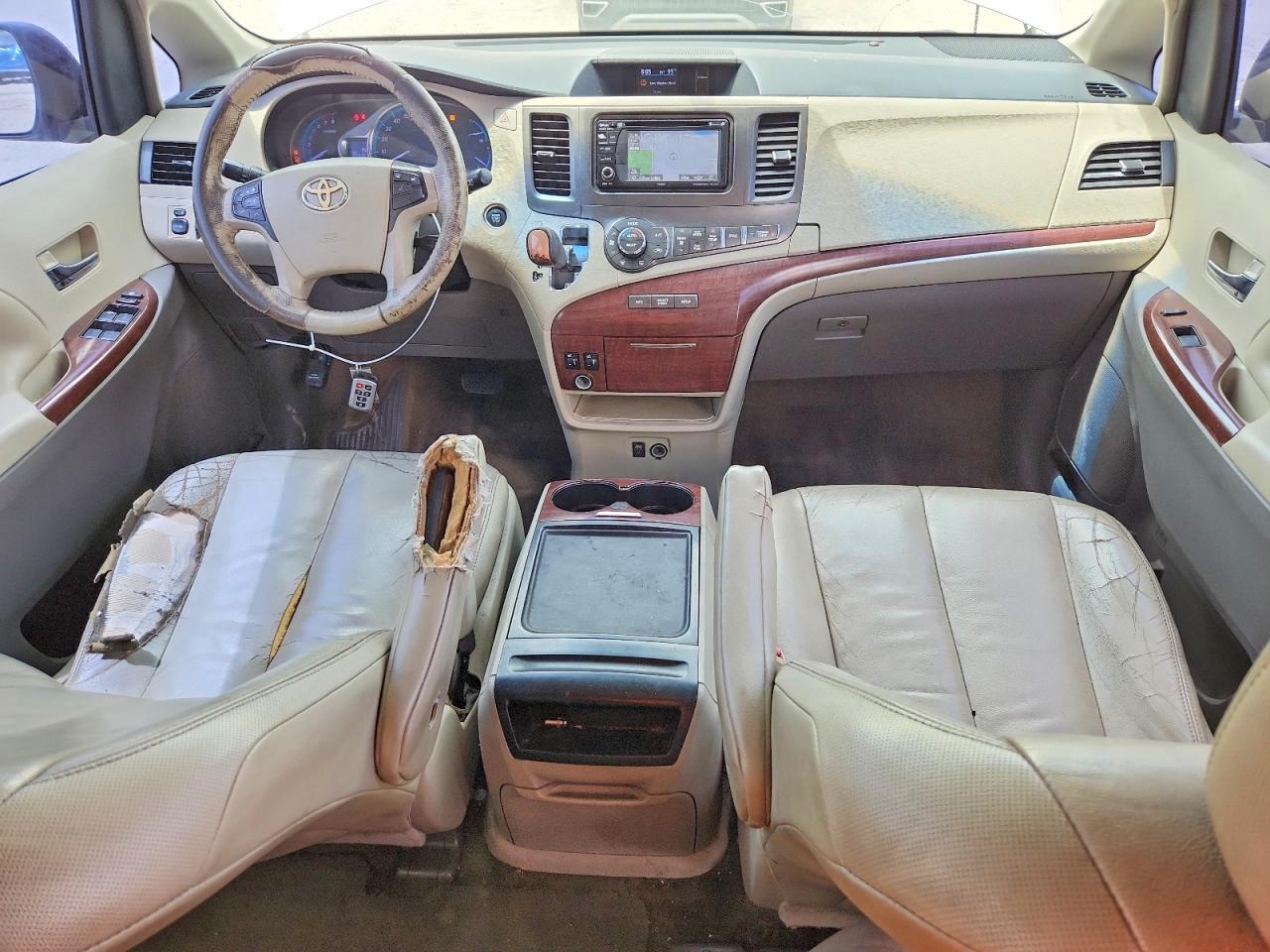2014 TOYOTA SIENNA — фото 8