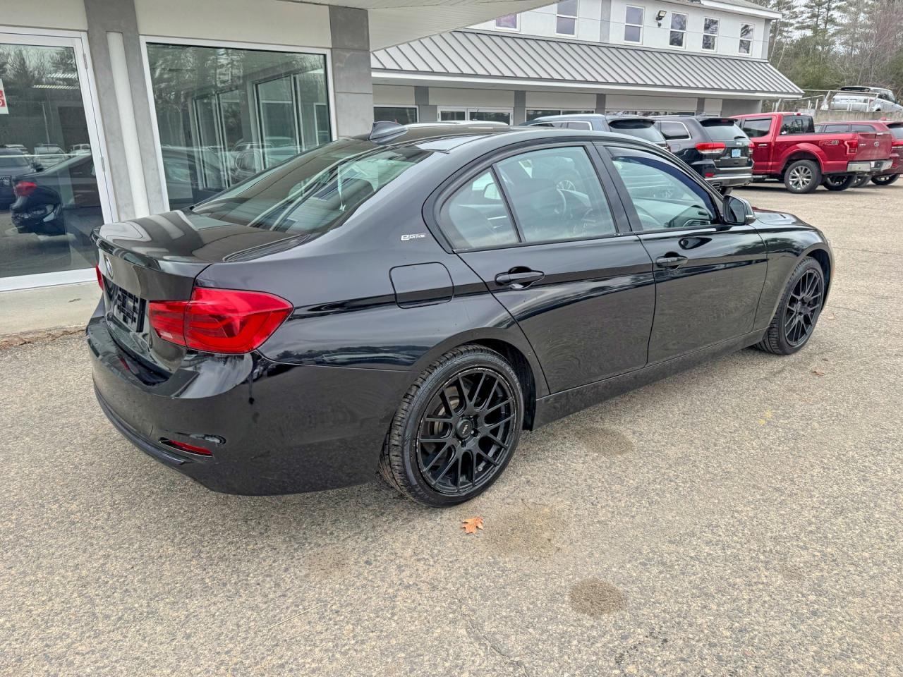 2018 BMW 3 SERIES — фото 4