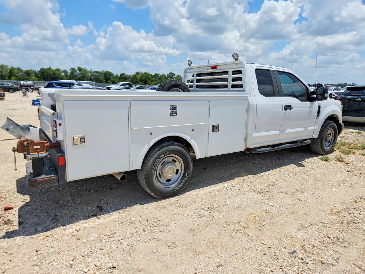 2017 FORD F-350 — фото 3