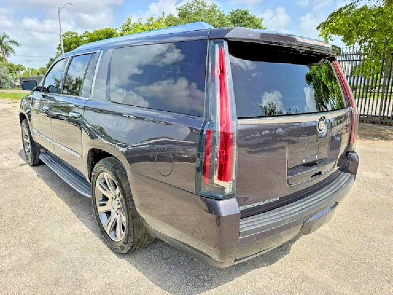 2015 CADILLAC ESCALADE — фото 2