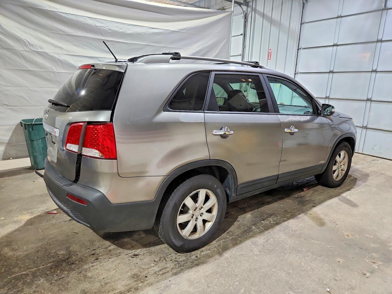 2011 KIA SORENTO — фото 3