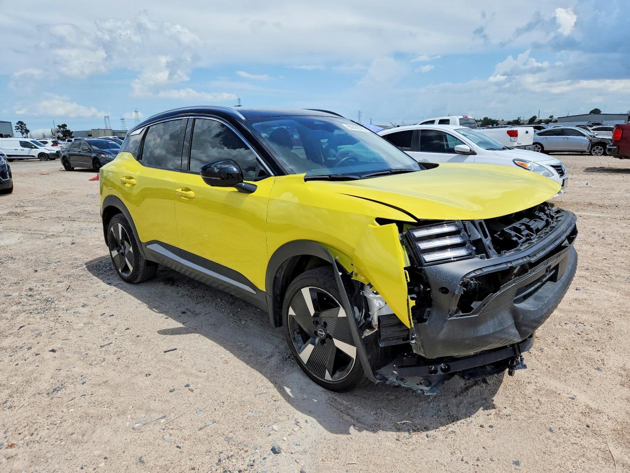 2025 NISSAN KICKS — фото 4