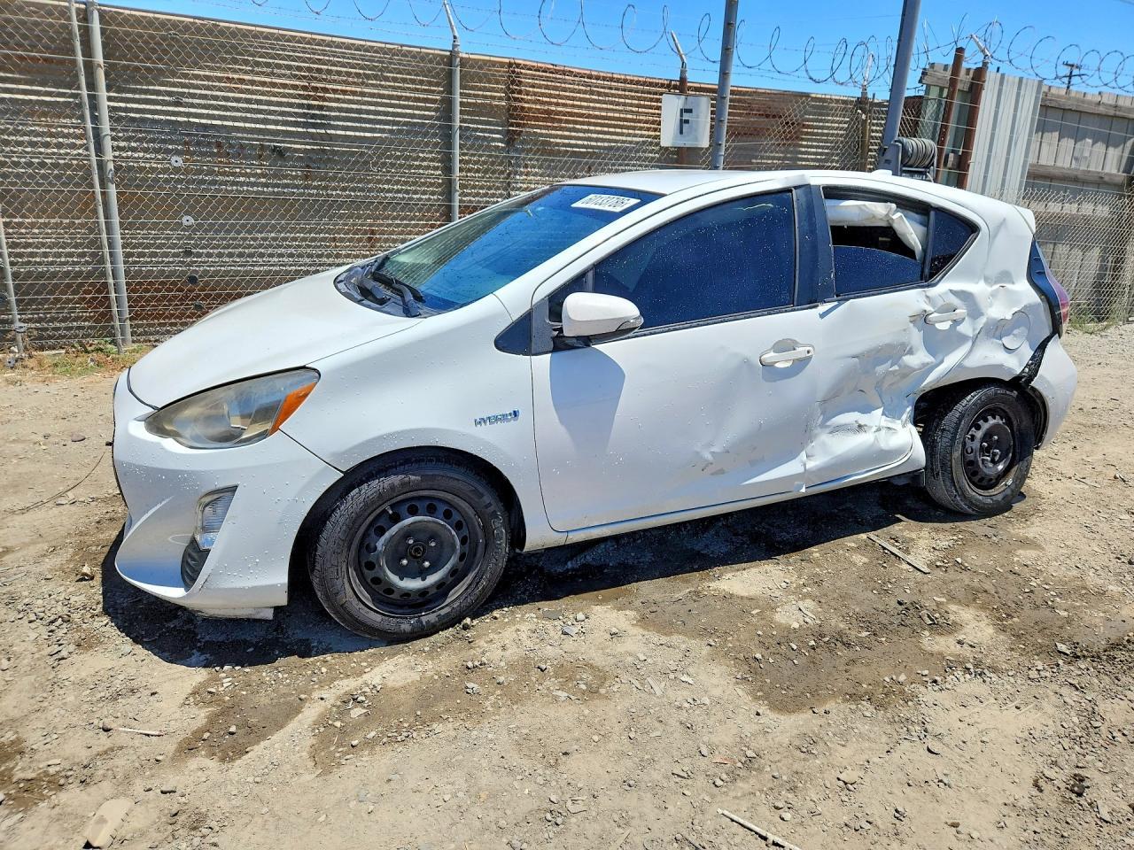 2016 TOYOTA PRIUS C — фото 1