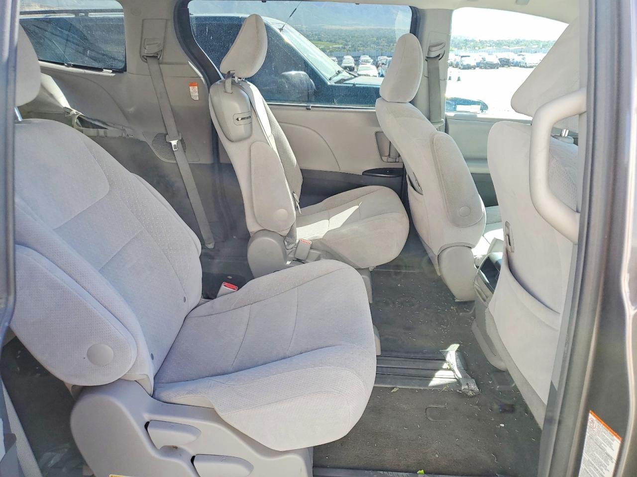 2015 TOYOTA SIENNA — фото 10