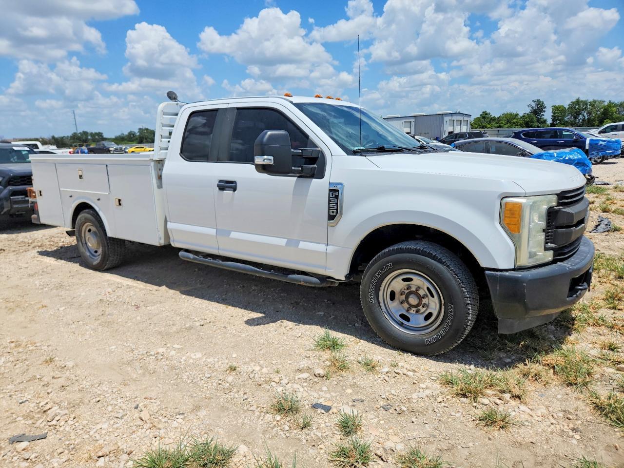 2017 FORD F-350 — фото 4