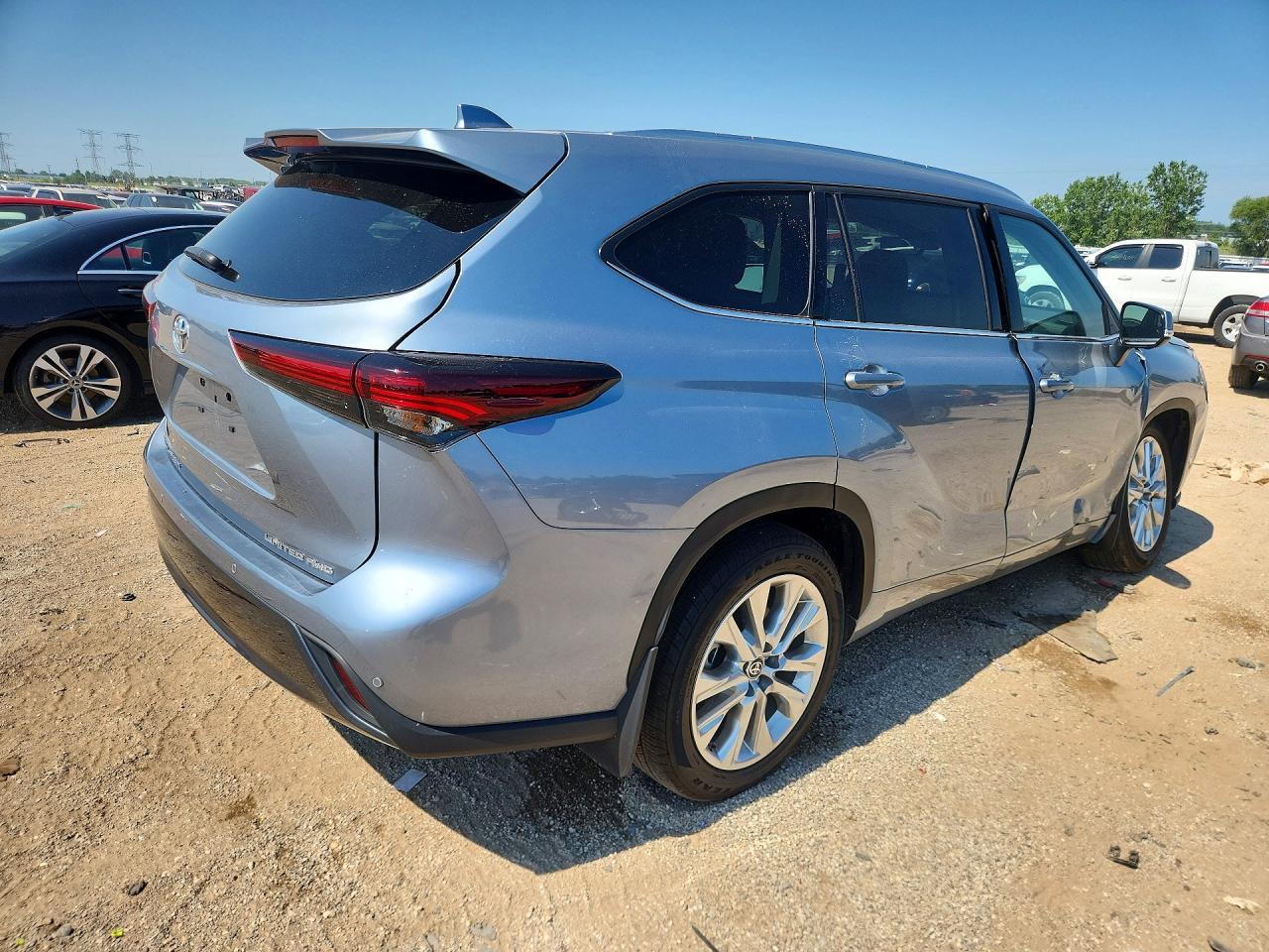2024 TOYOTA HIGHLANDER — фото 3