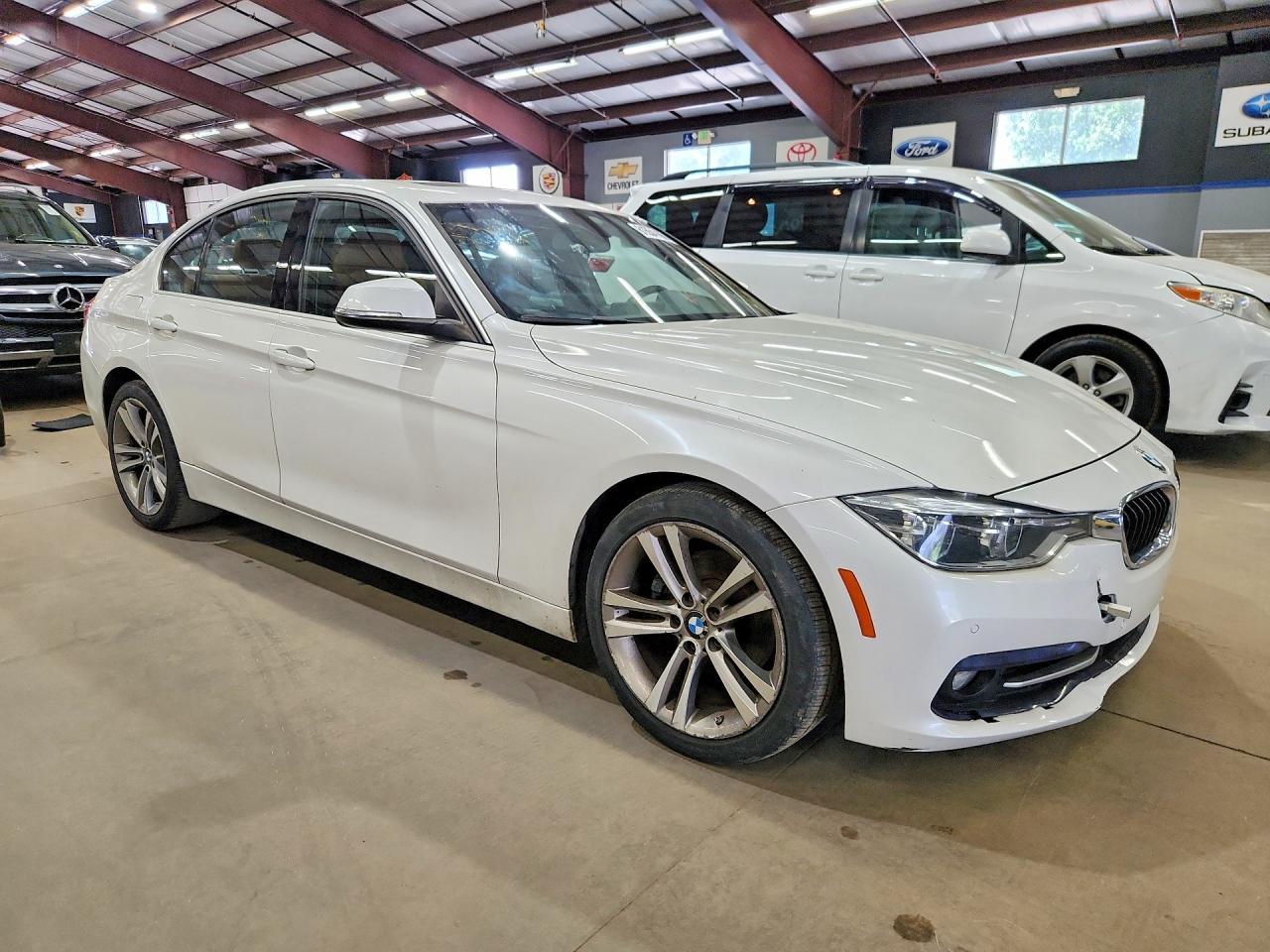 2017 BMW 3 SERIES — фото 4