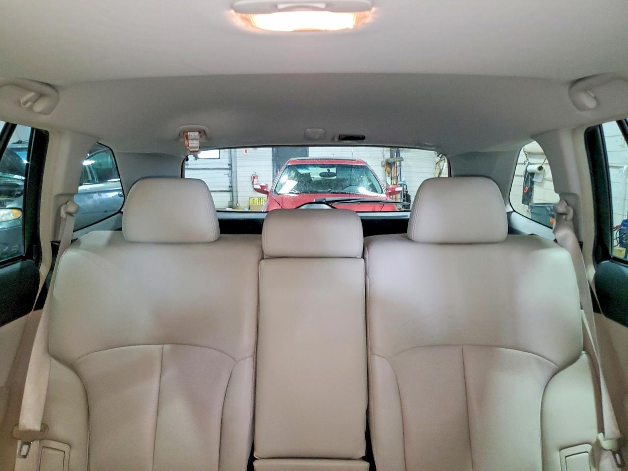 2011 SUBARU OUTBACK — фото 10