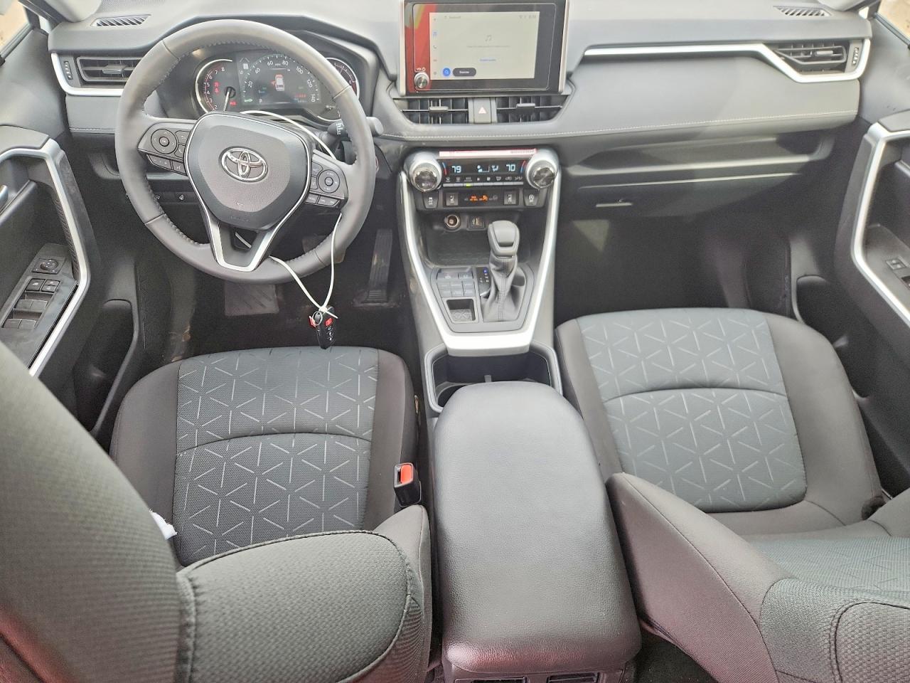 2025 TOYOTA RAV4 — фото 8
