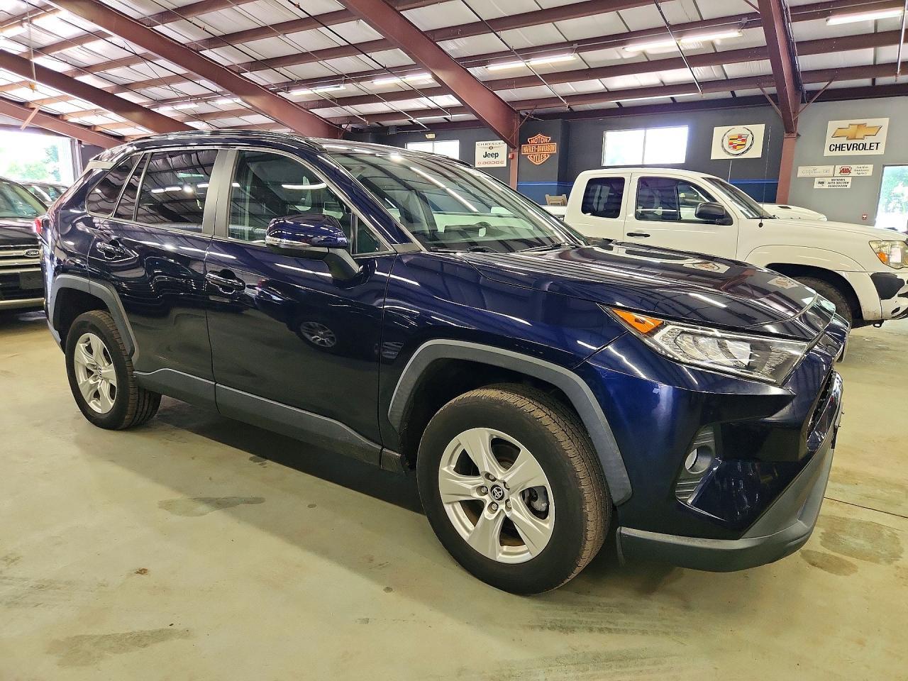 2020 TOYOTA RAV4 — фото 4