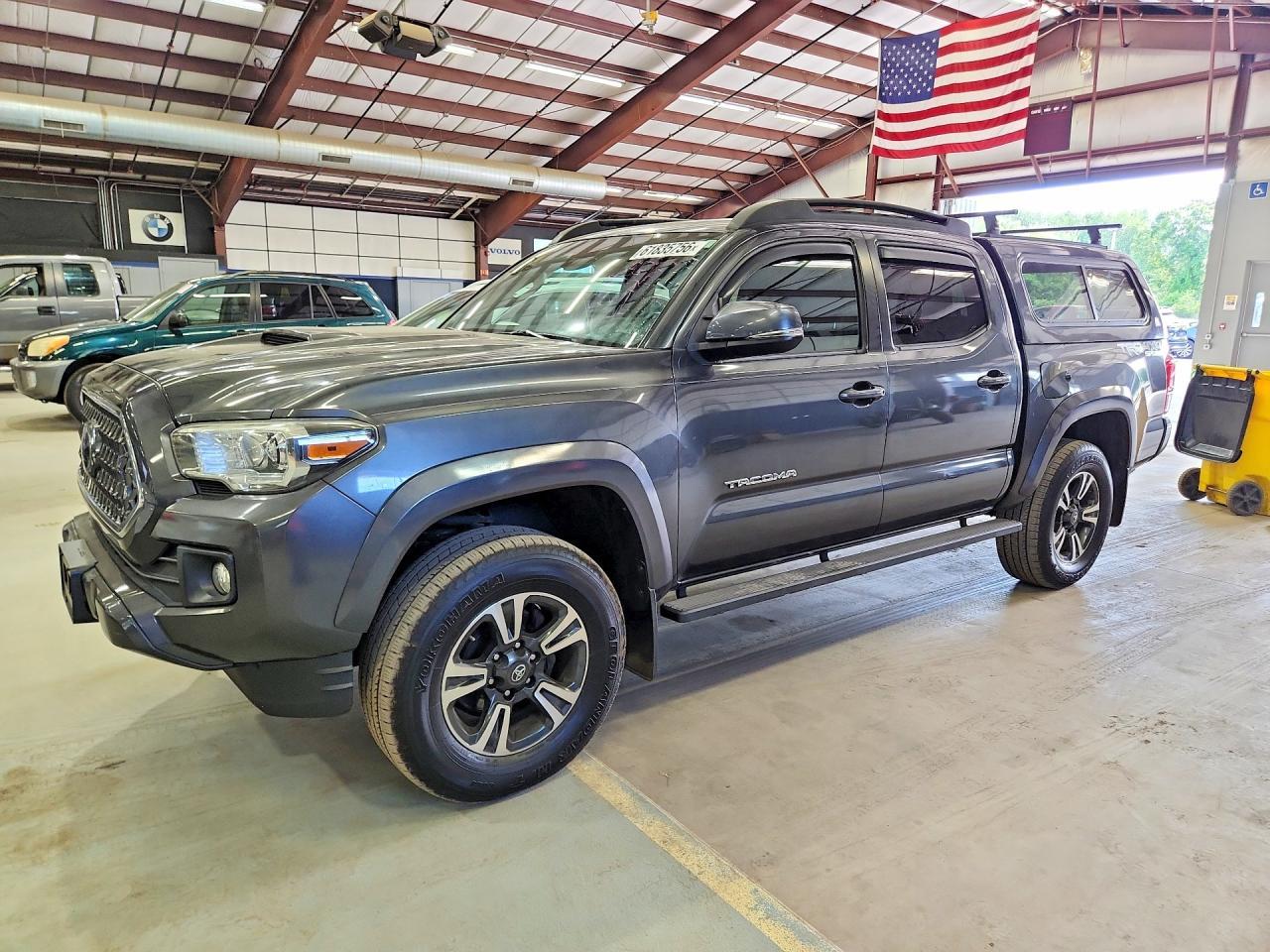 2019 TOYOTA TACOMA — фото 1