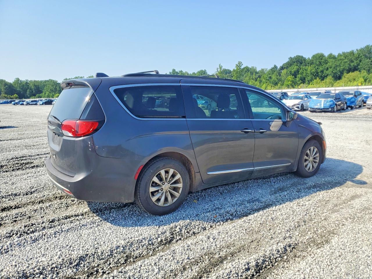 2017 CHRYSLER PACIFICA — фото 3