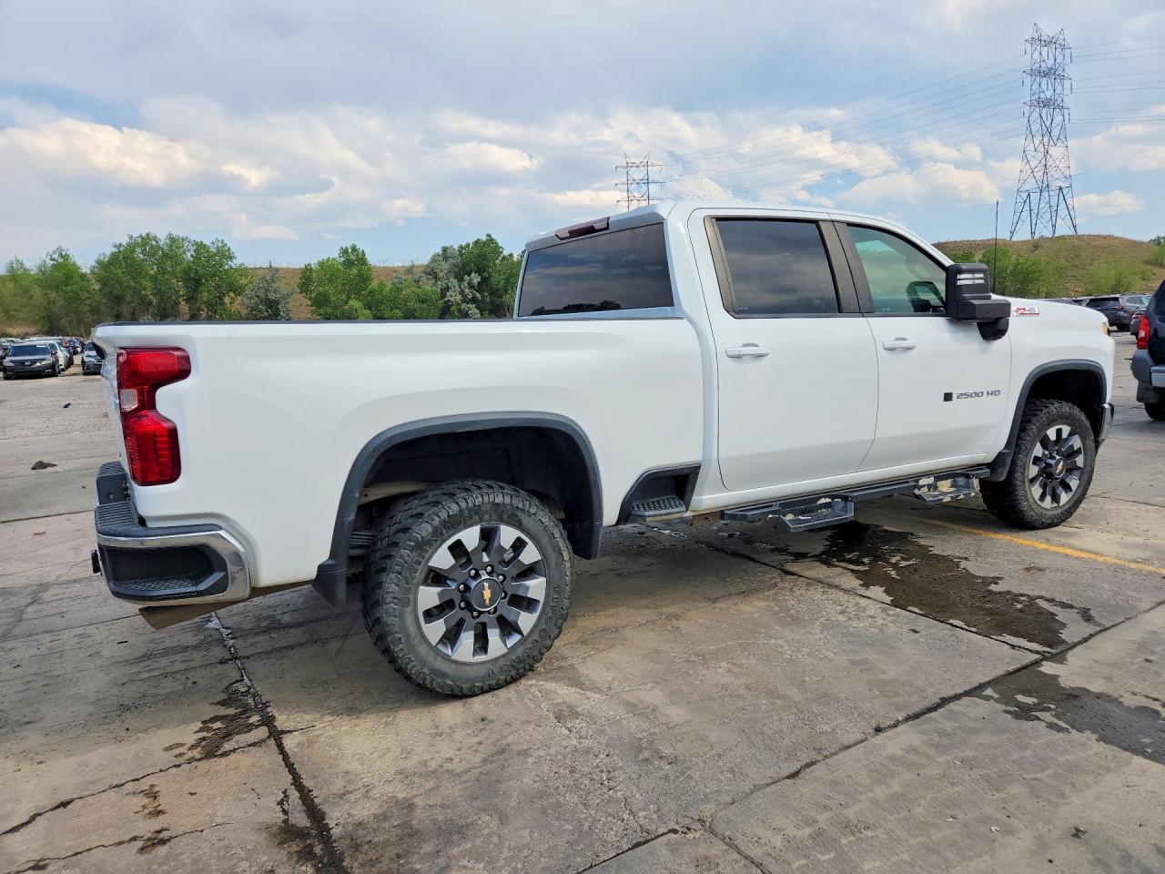 2021 CHEVROLET SILVERADO 2500 — фото 3