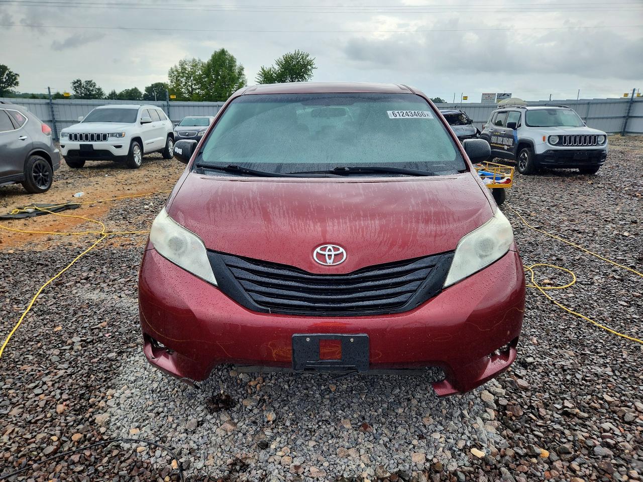 2017 TOYOTA SIENNA — фото 5