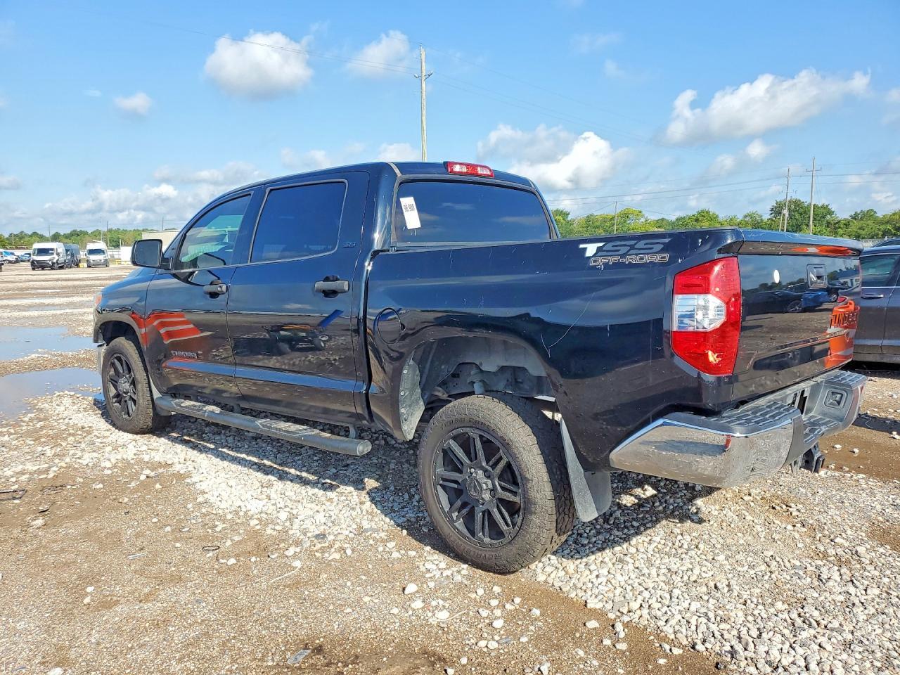 2017 TOYOTA TUNDRA — фото 2