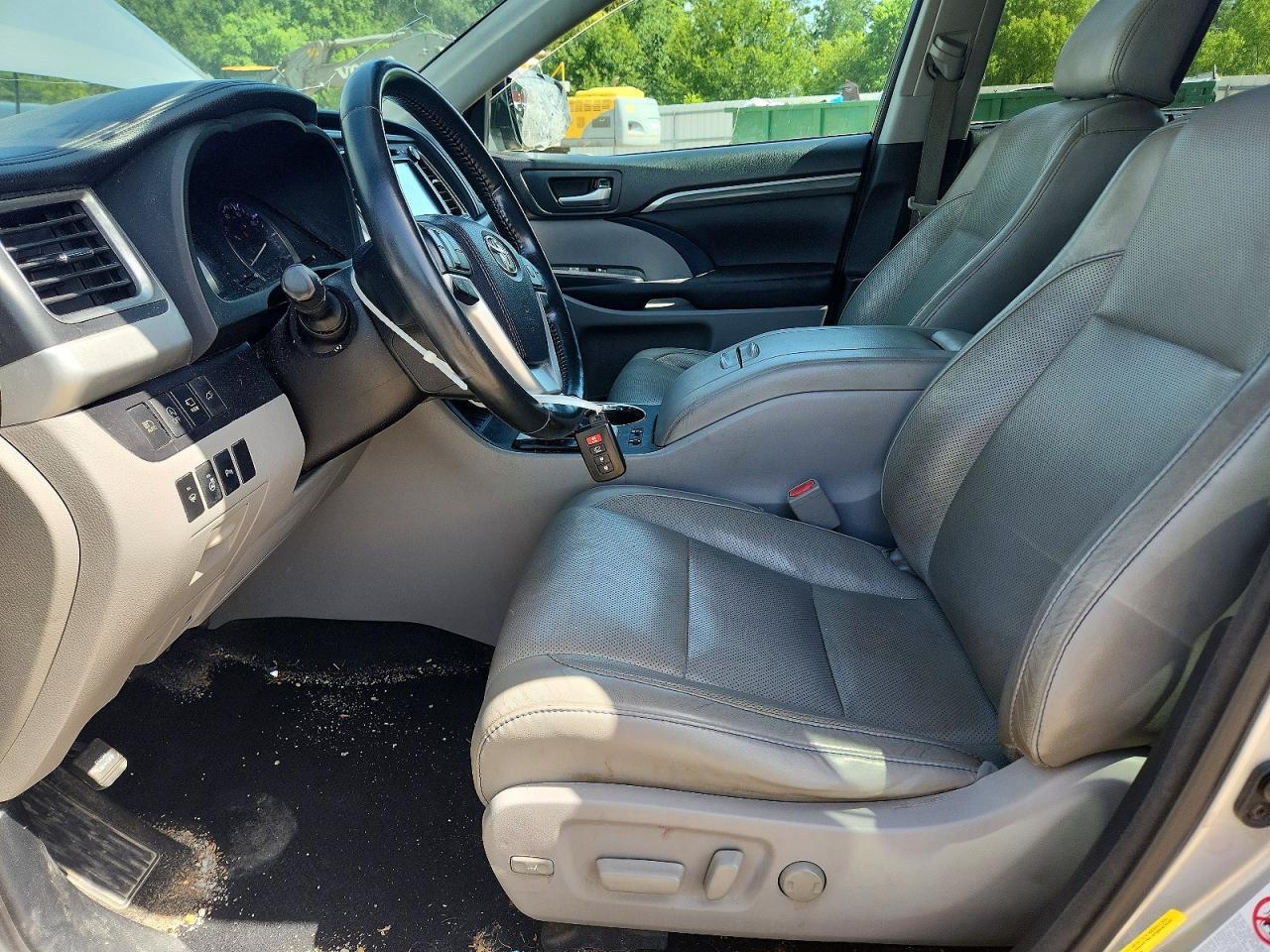 2017 TOYOTA HIGHLANDER — фото 7