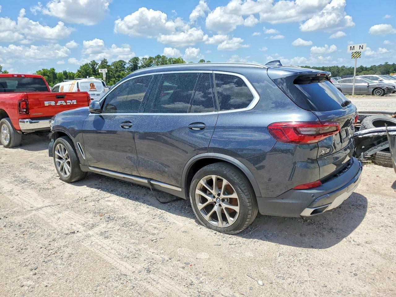 2020 BMW X5 — фото 2