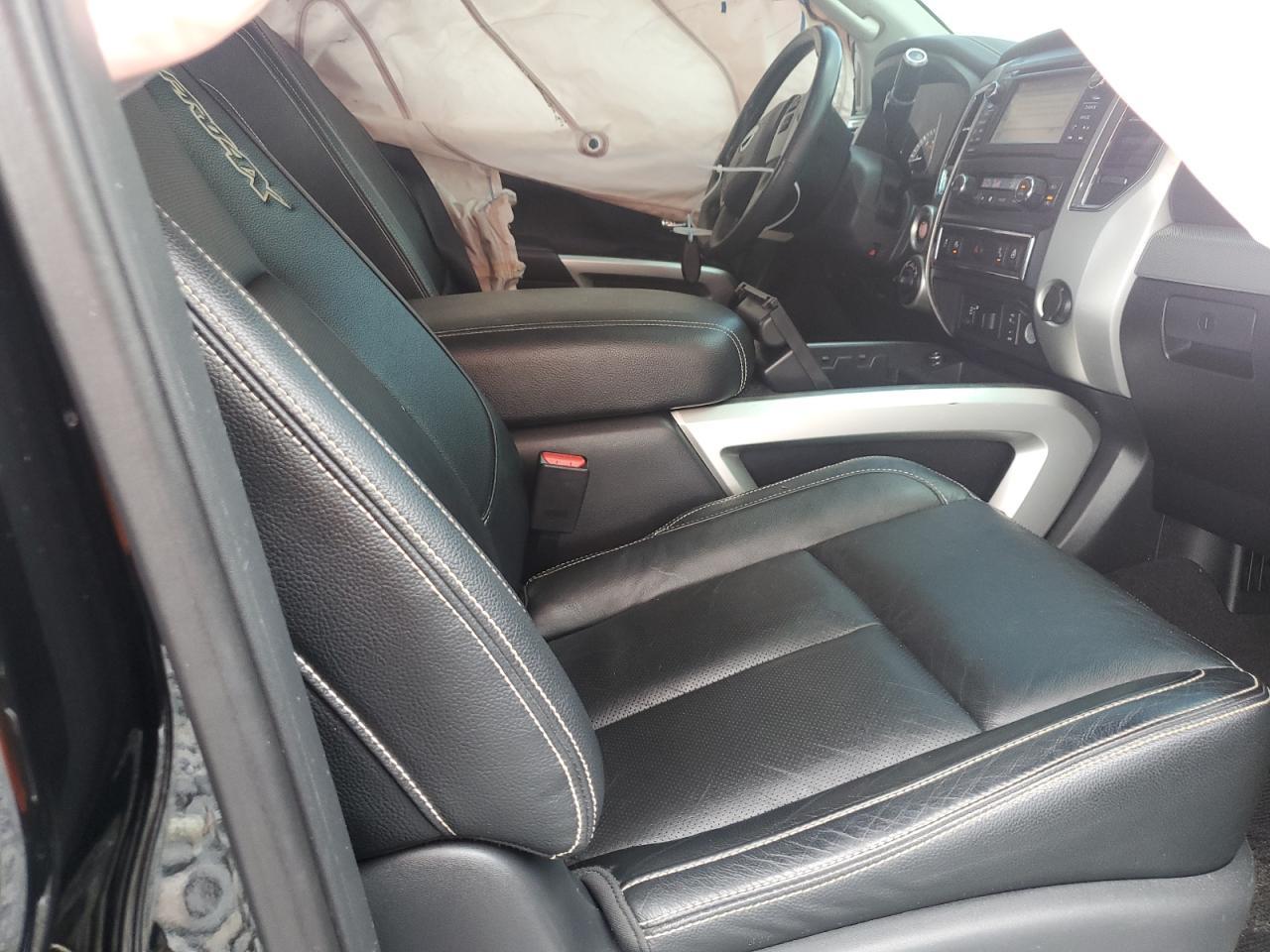 NISSAN TITAN