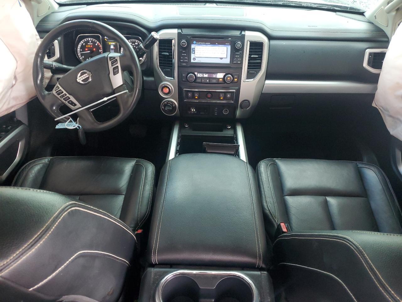 NISSAN TITAN
