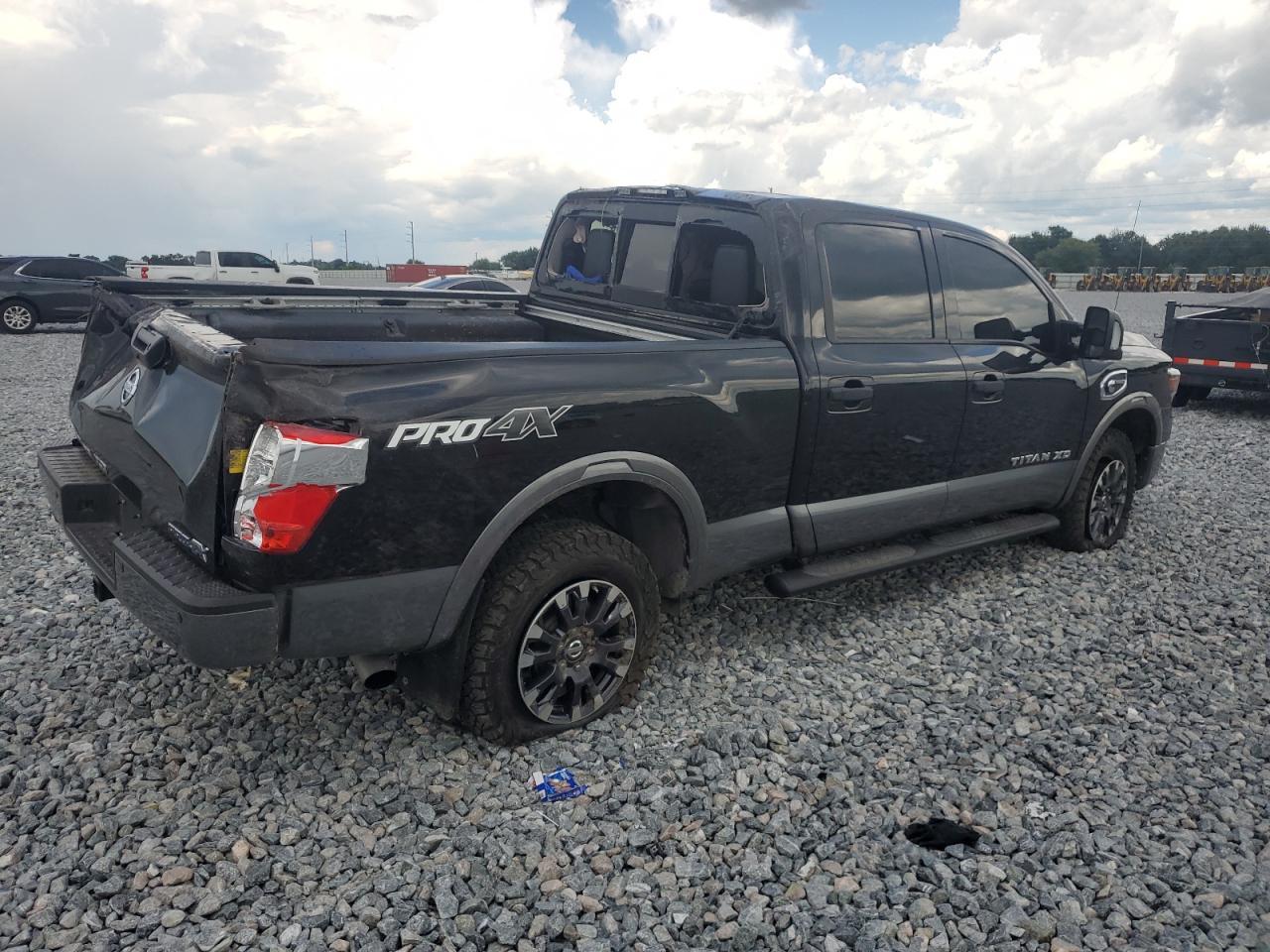 NISSAN TITAN