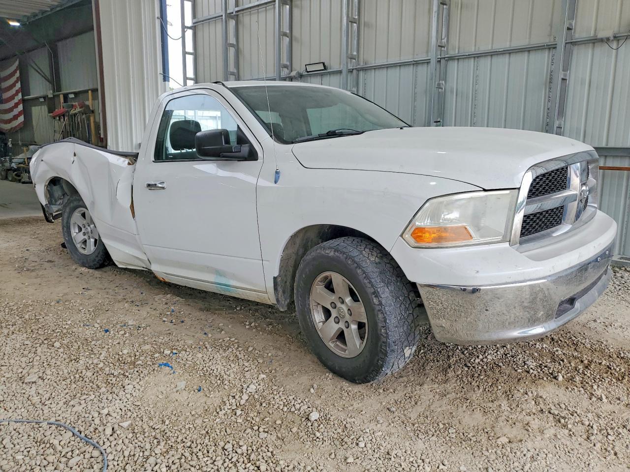 2011 DODGE RAM 1500 — фото 4
