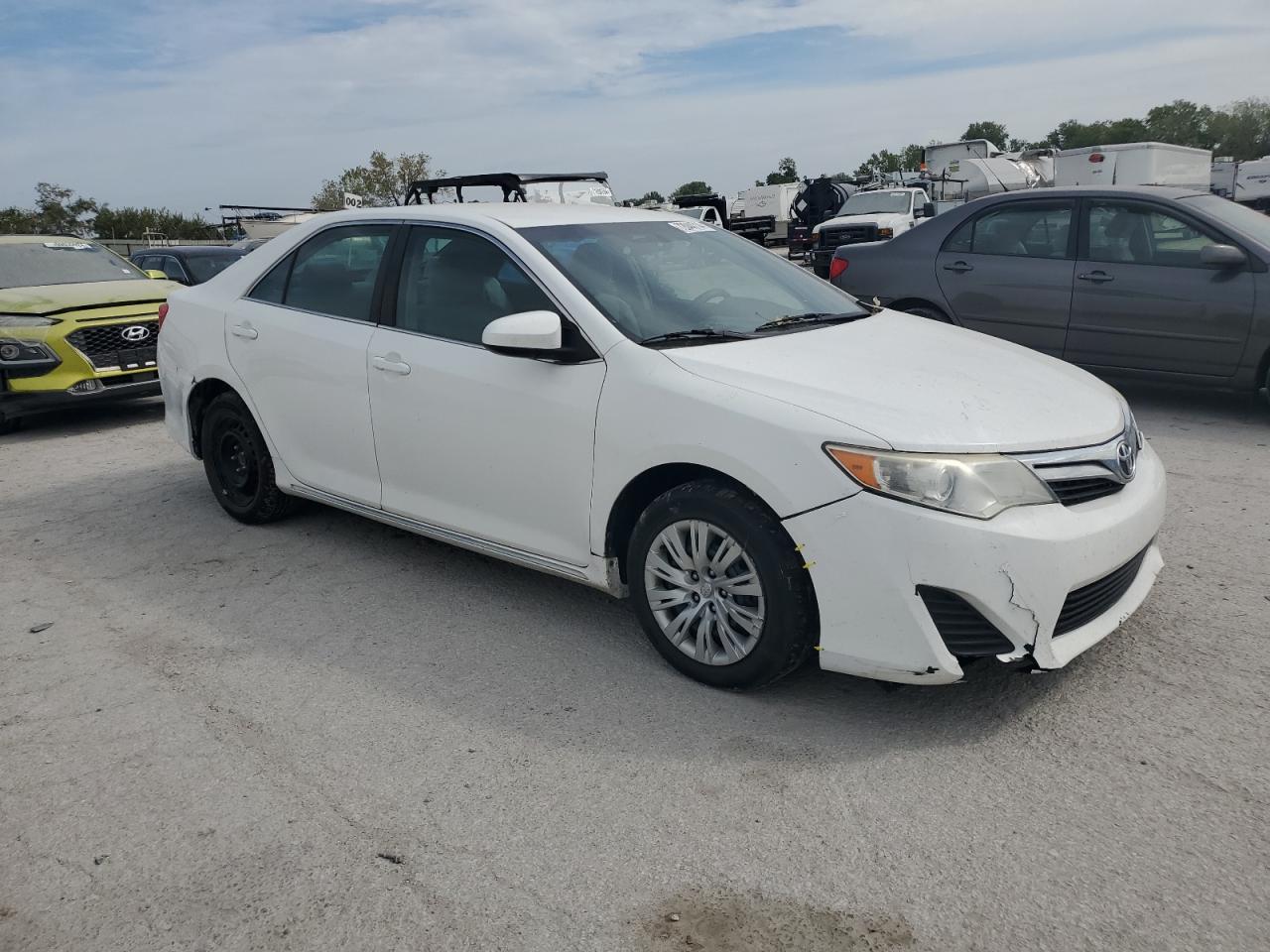 2014 TOYOTA CAMRY — фото 4
