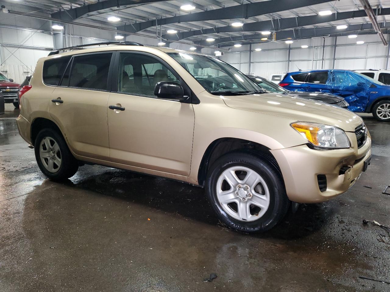 2010 TOYOTA RAV4 — фото 4
