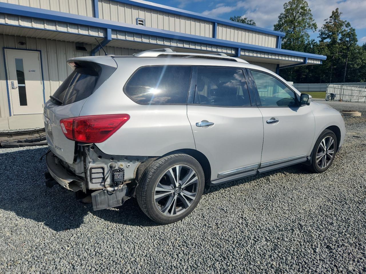NISSAN PATHFINDER