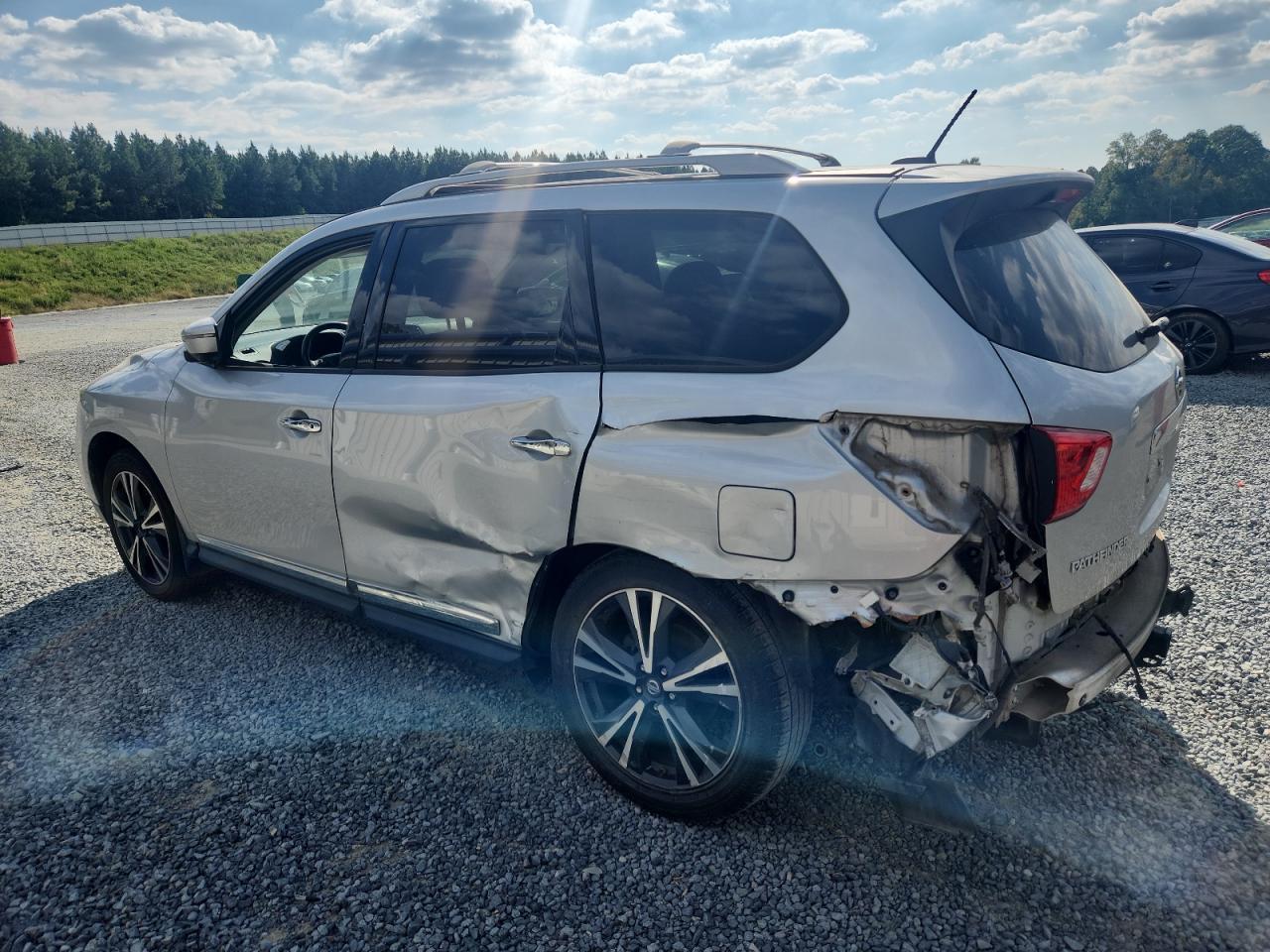 NISSAN PATHFINDER