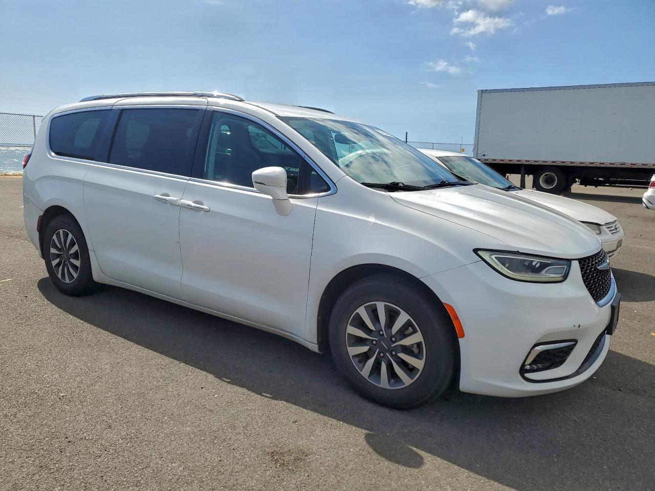 CHRYSLER PACIFICA