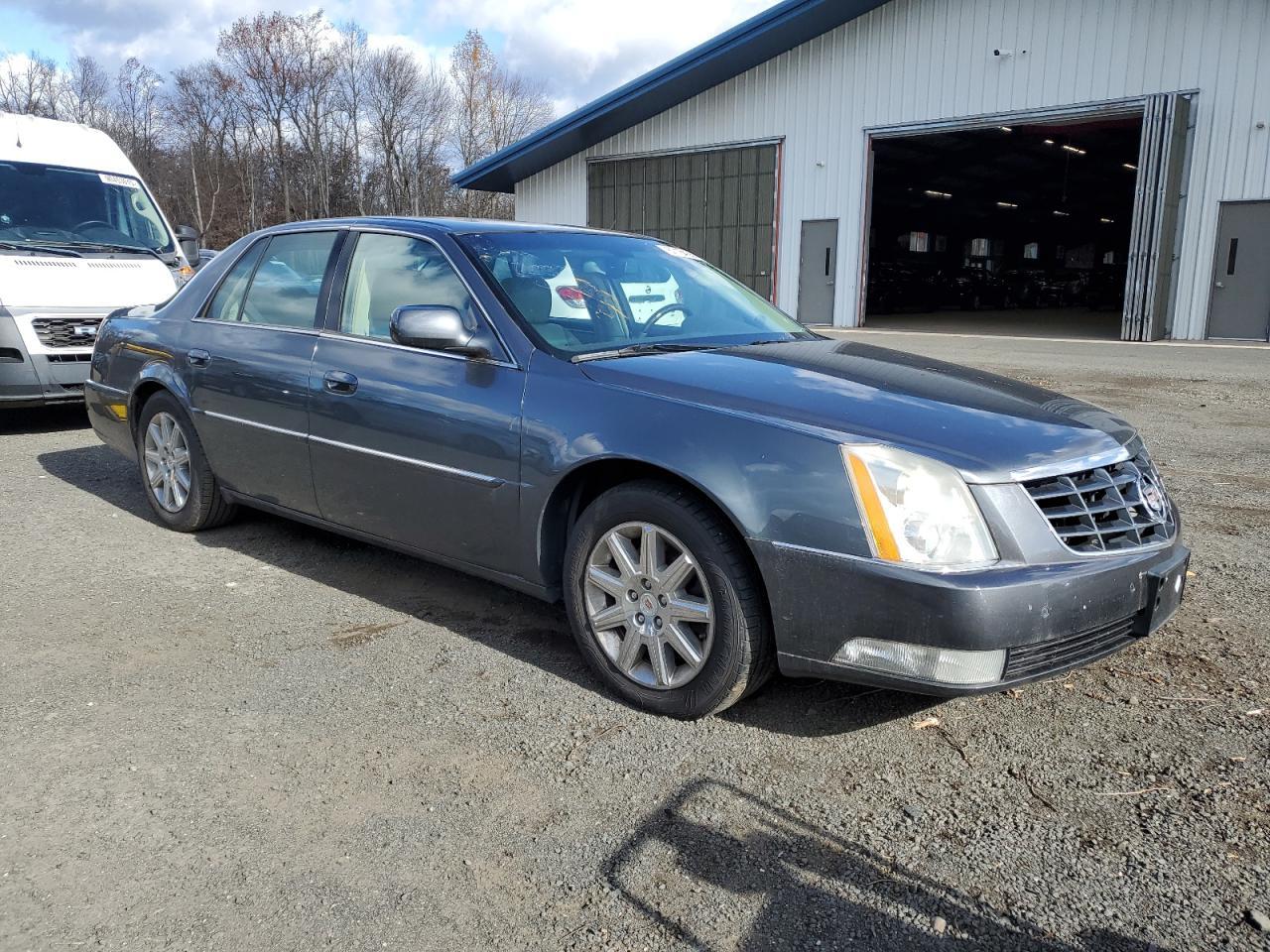 2011 CADILLAC DTS — фото 4